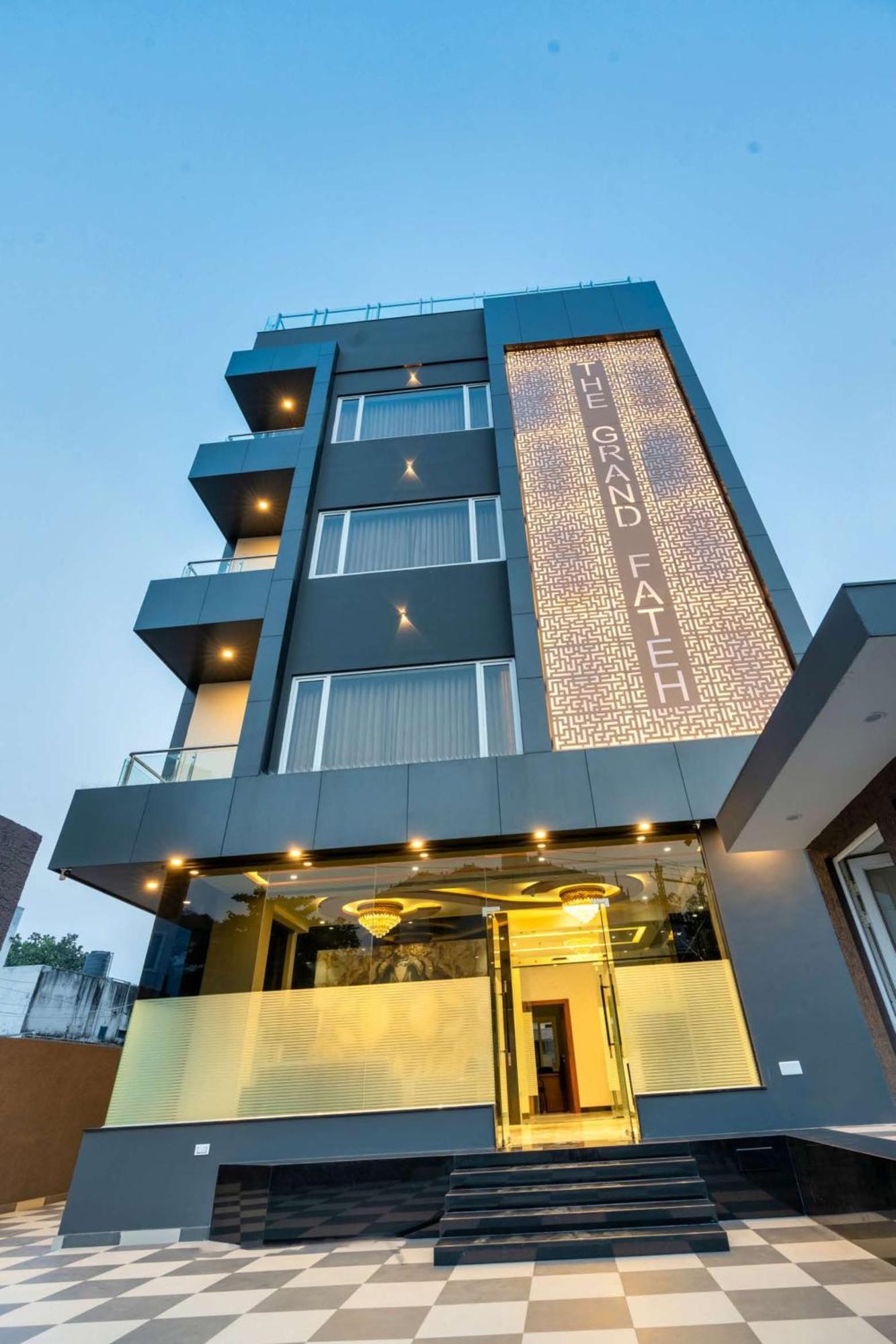 The Grand Fateh Hotel อุเดเปอร์ ภายนอก รูปภาพ